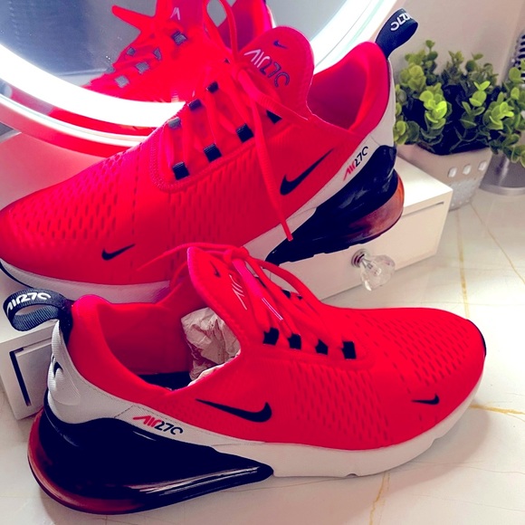 NIKE AIR MAX 270 - Picture 6 of 9